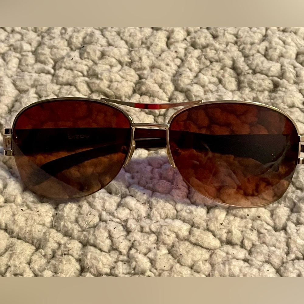 bizou Gold-Frame Aviator Sunglasses with Brown Gradient Lenses